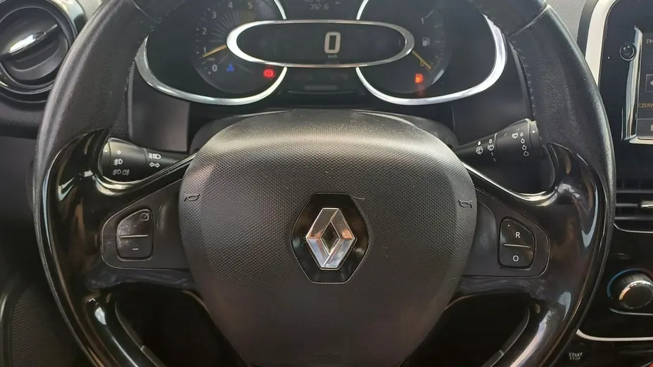 RENAULT Clio -