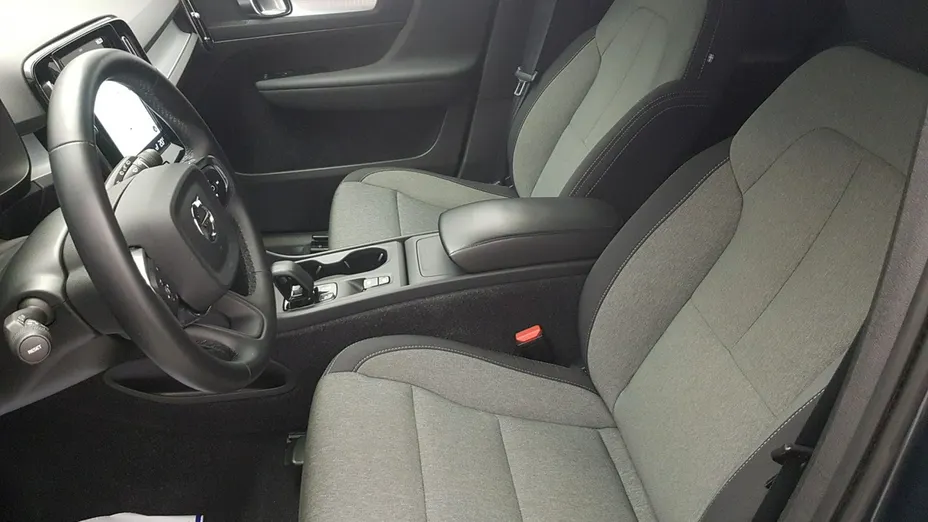 VOLVO XC40 -