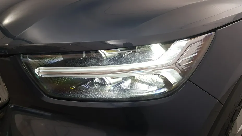 VOLVO XC40 -