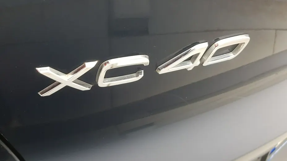 VOLVO XC40 -