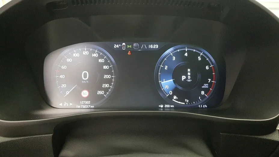 VOLVO XC40 -