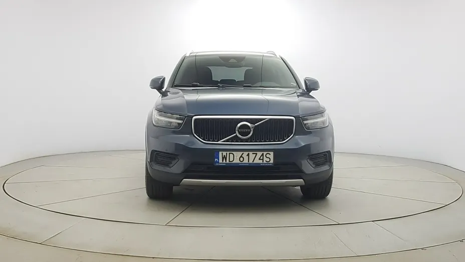 VOLVO XC40 -