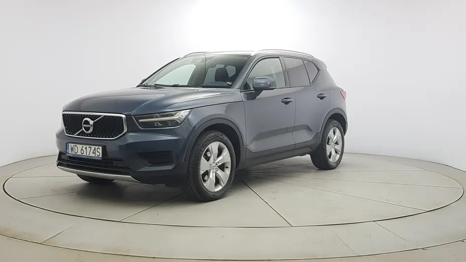 VOLVO XC40 -