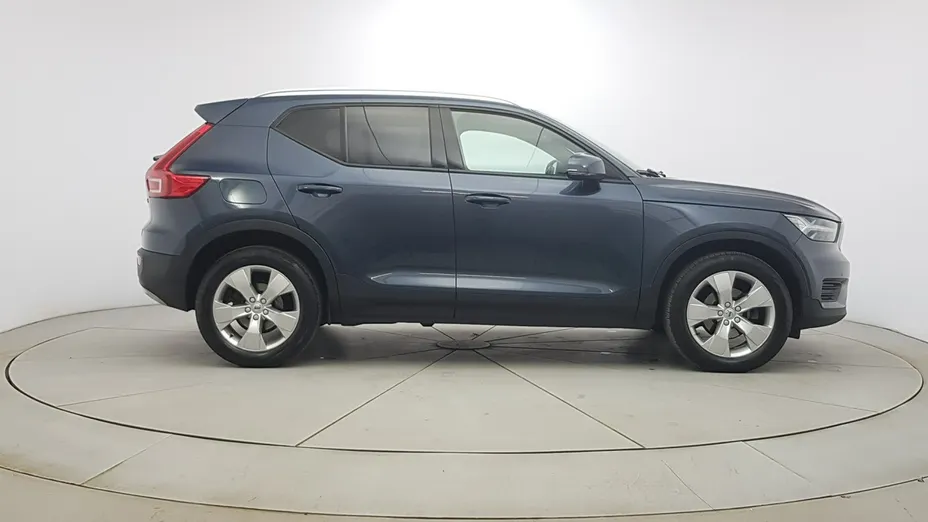 VOLVO XC40 -