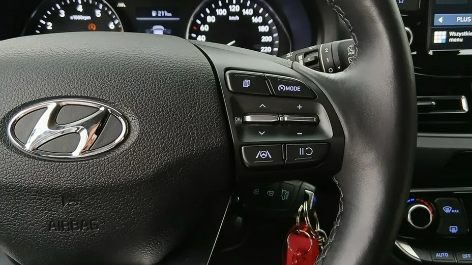 HYUNDAI i30 -