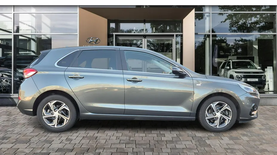 HYUNDAI i30 -