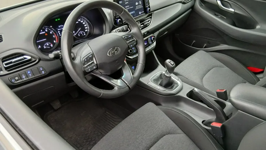HYUNDAI i30 -