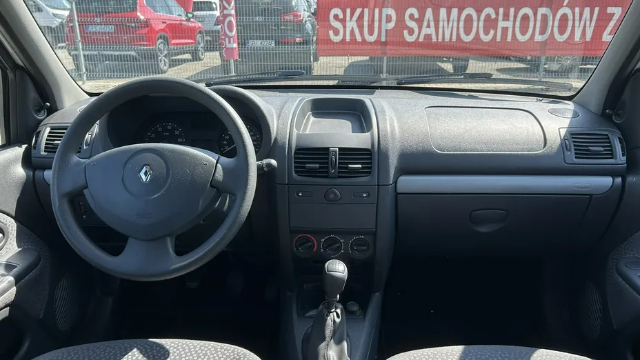 RENAULT Clio -
