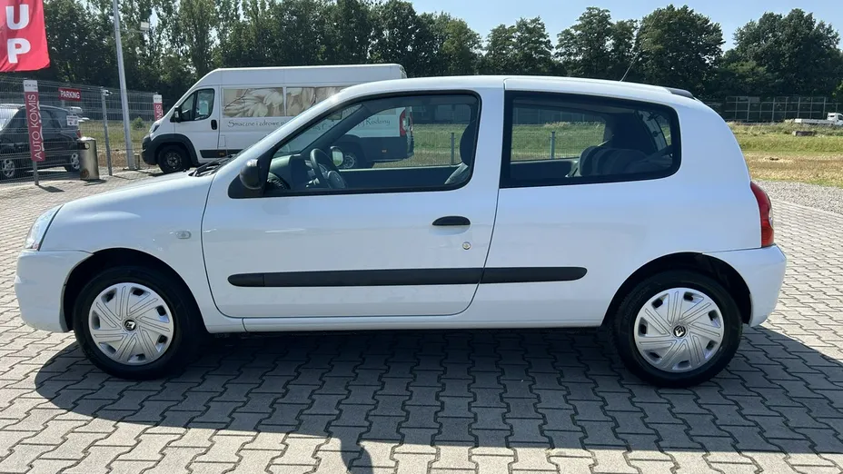 RENAULT Clio -