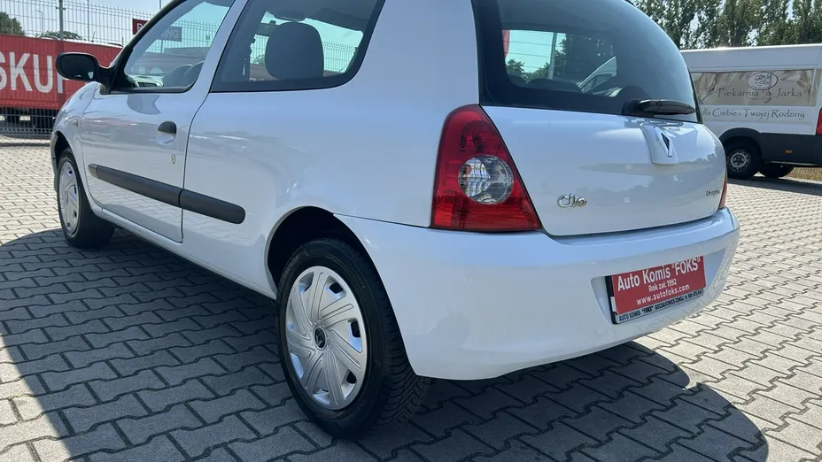 RENAULT Clio -