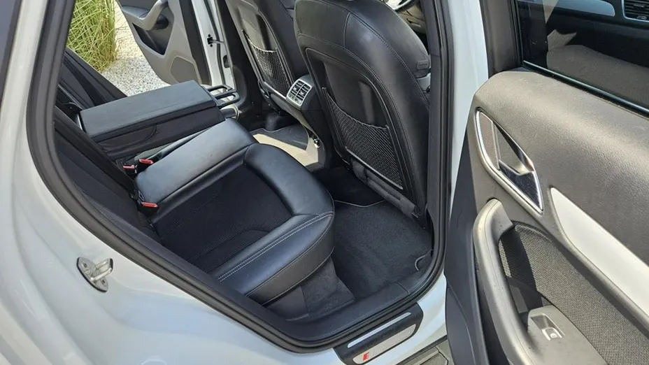 AUDI Q3 -