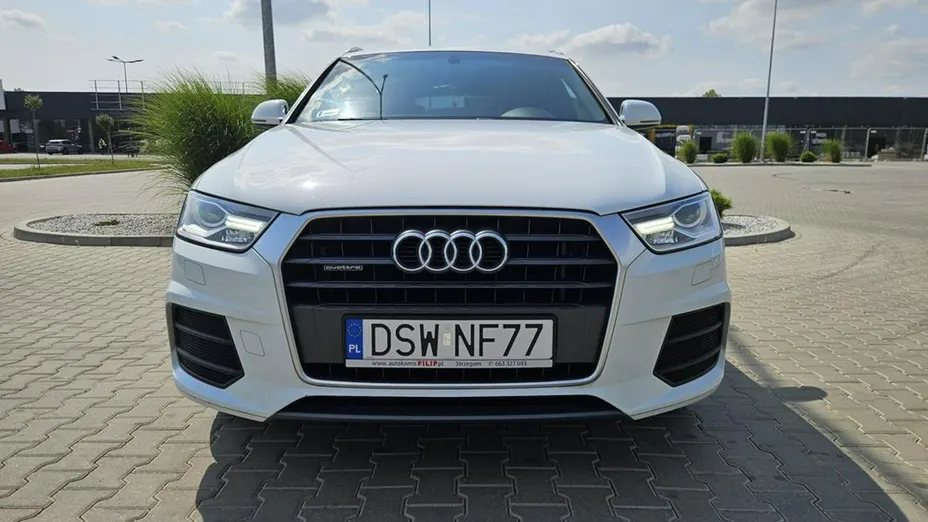 AUDI Q3 -