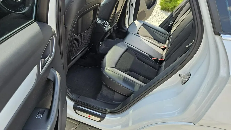 AUDI Q3 -