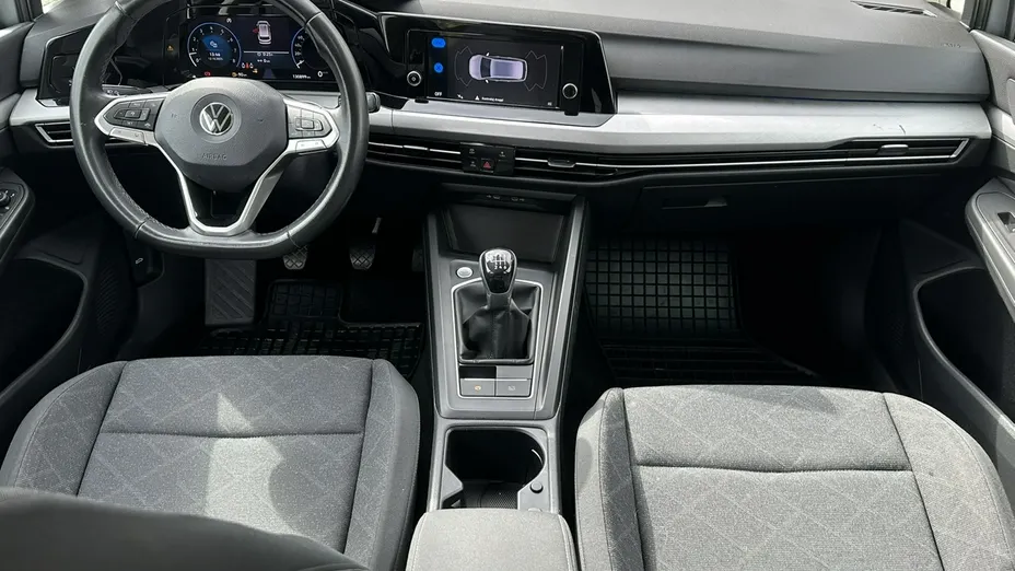 VOLKSWAGEN Golf -