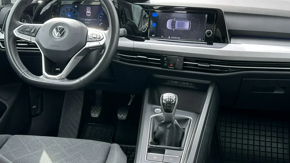 VOLKSWAGEN Golf -