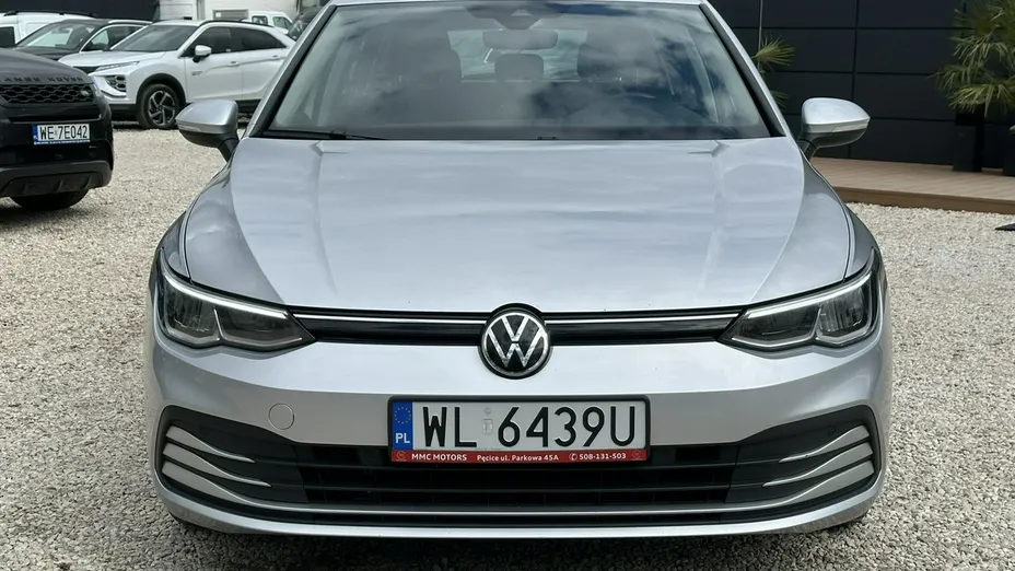 VOLKSWAGEN Golf -