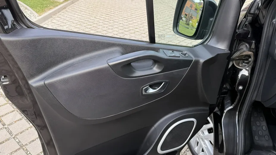 RENAULT Trafic -