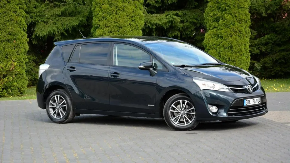 TOYOTA Verso -