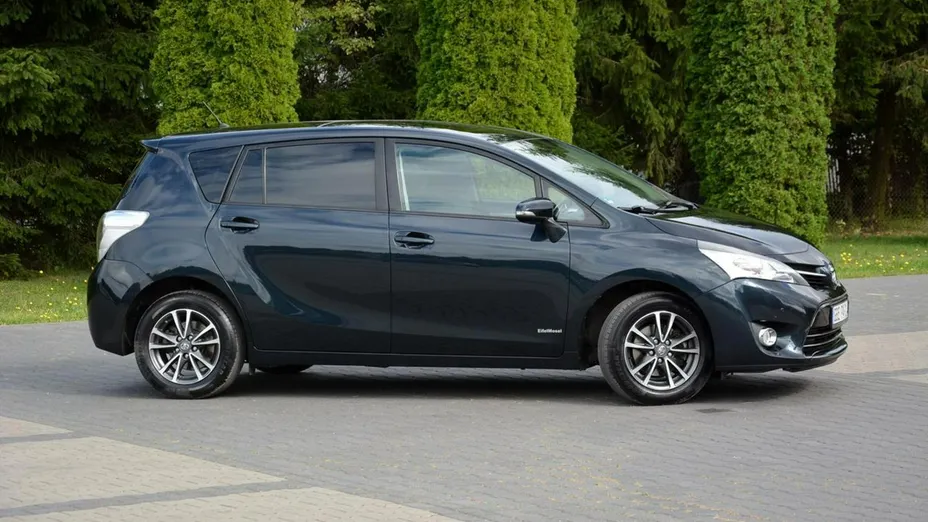 TOYOTA Verso -