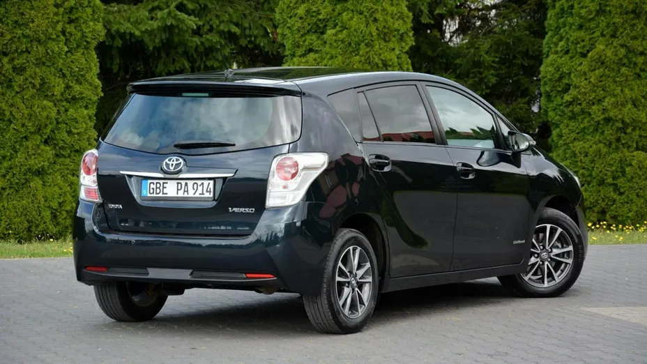 TOYOTA Verso -