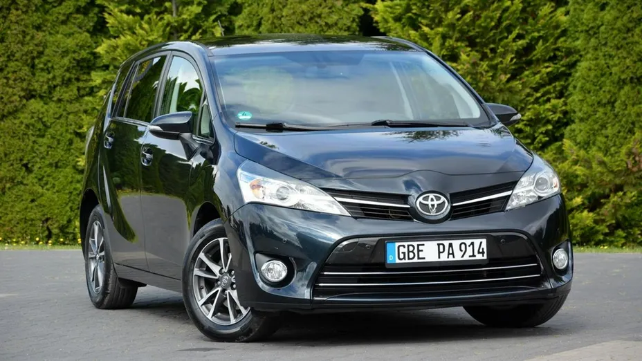 TOYOTA Verso -