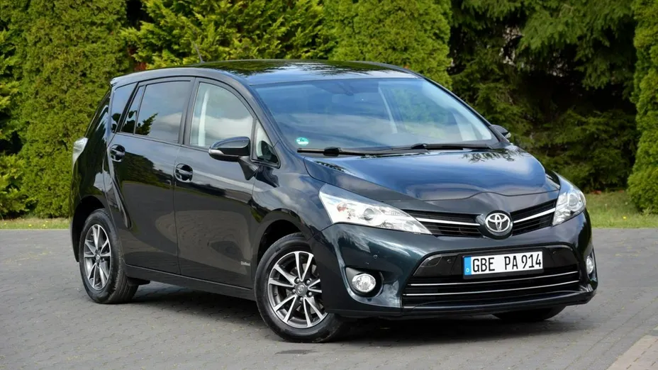 TOYOTA Verso -