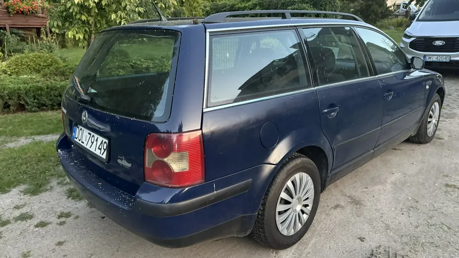 VOLKSWAGEN Passat -