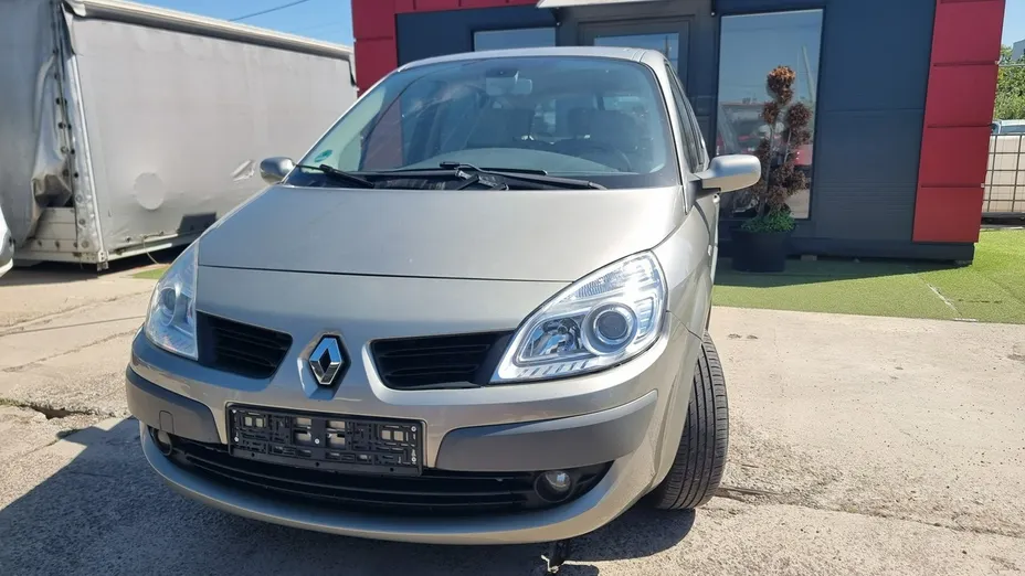 RENAULT Scenic -
