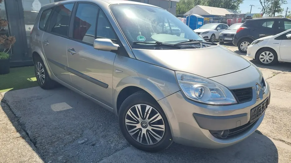 RENAULT Scenic -