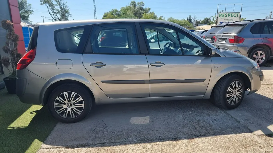 RENAULT Scenic -