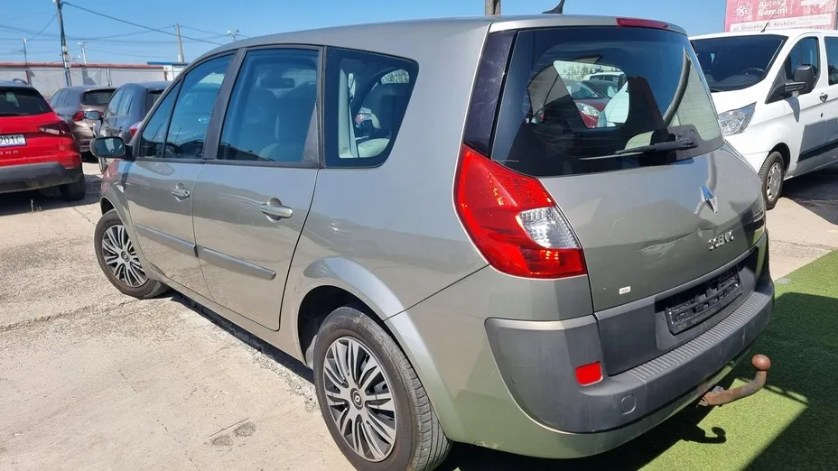 RENAULT Scenic -