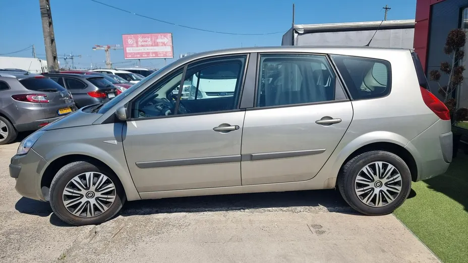RENAULT Scenic -