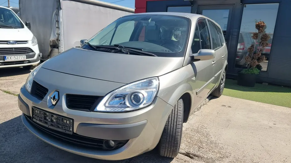 RENAULT Scenic -