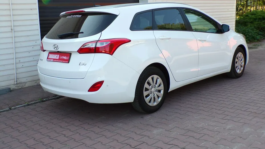 HYUNDAI i30 -