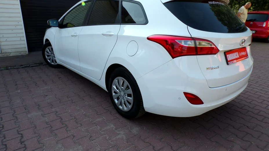 HYUNDAI i30 -