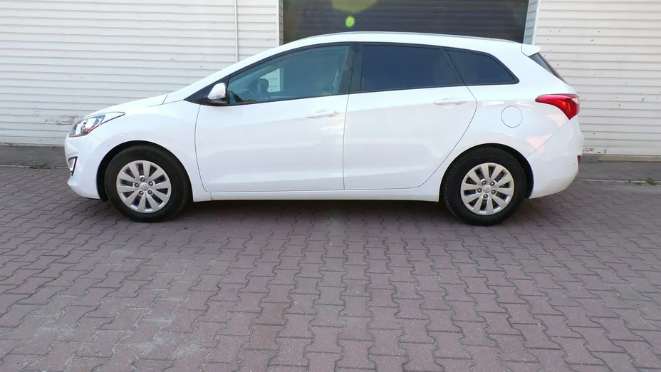 HYUNDAI i30 -