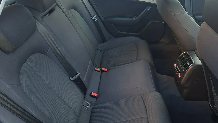 AUDI A6 -