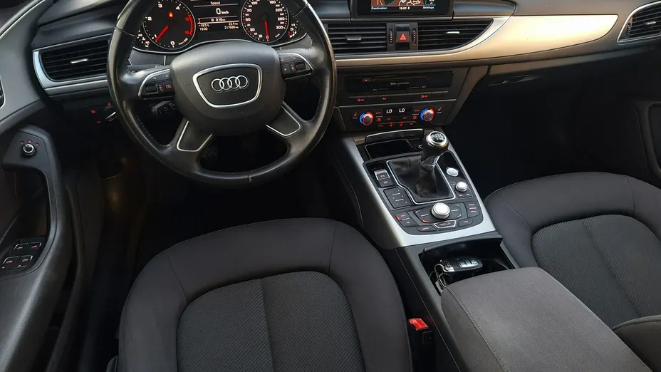 AUDI A6 -