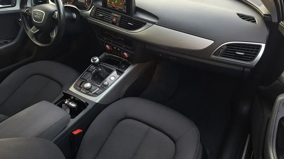 AUDI A6 -