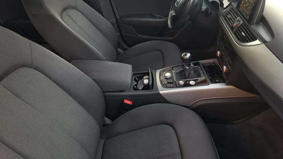 AUDI A6 -