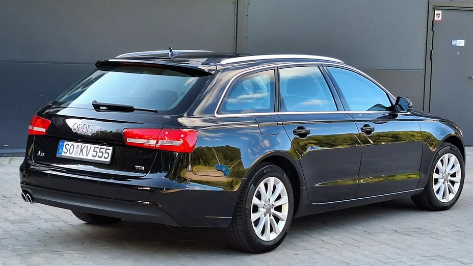 AUDI A6 -