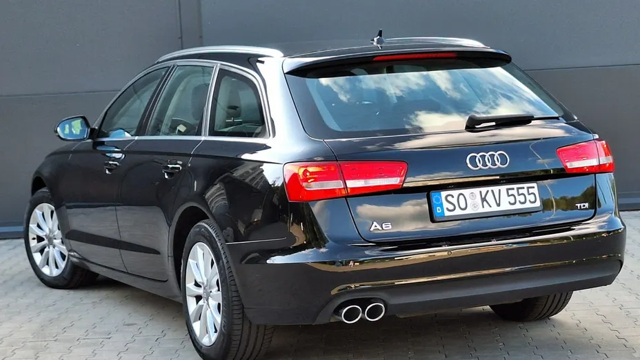 AUDI A6 -