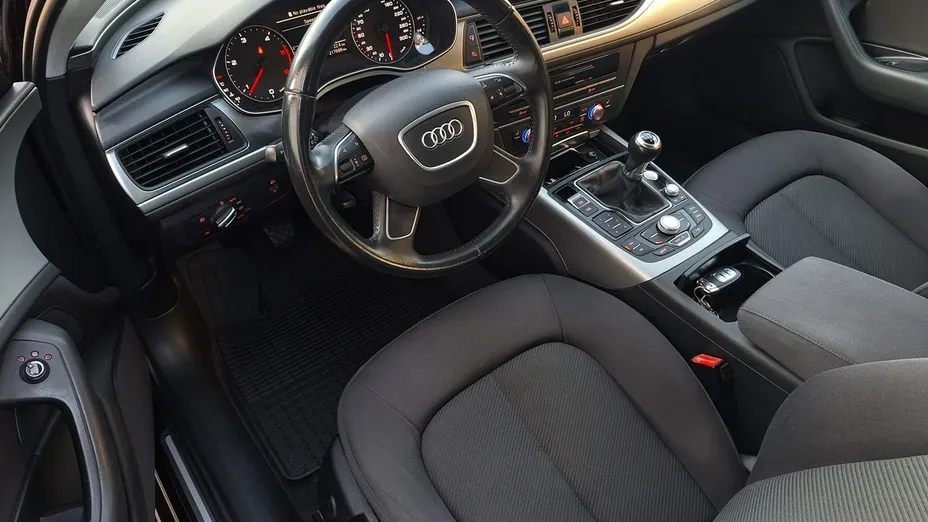 AUDI A6 -
