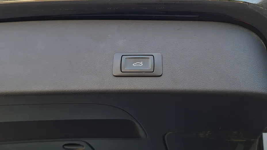 AUDI A6 -