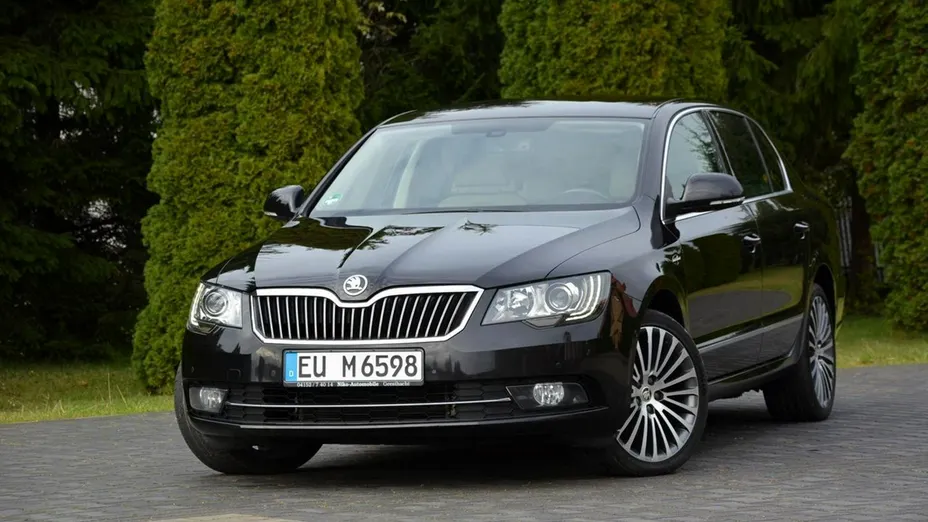 SKODA Superb -