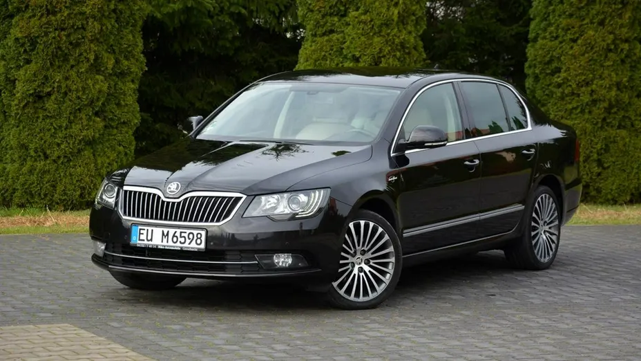 SKODA Superb -