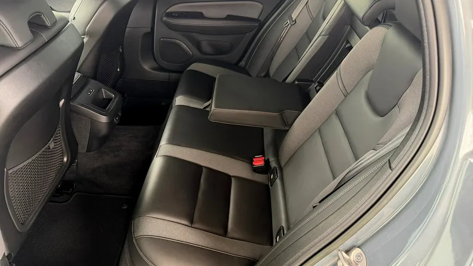 VOLVO V60 -