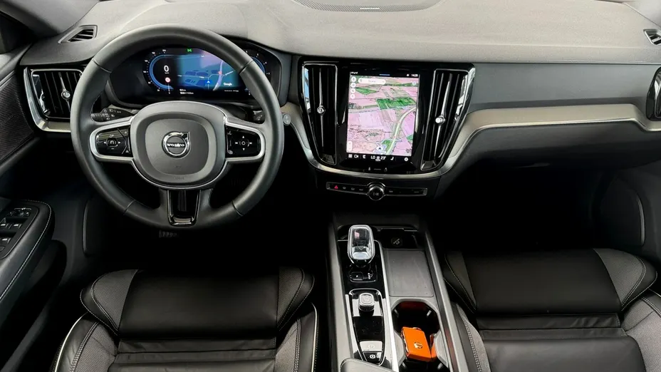 VOLVO V60 -