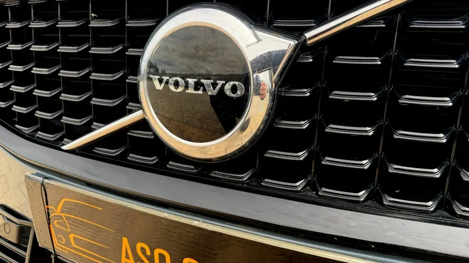 VOLVO V60 -