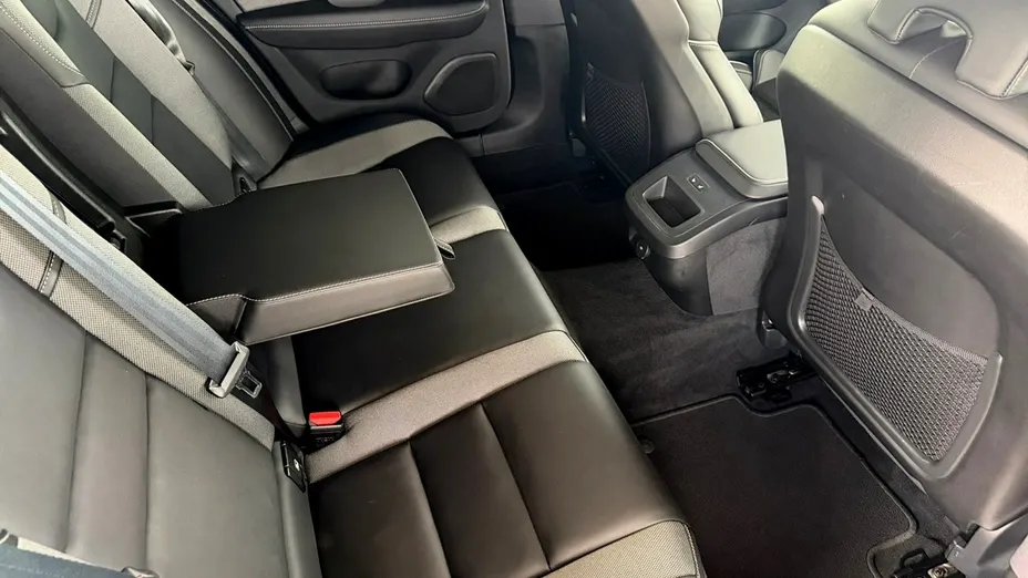 VOLVO V60 -